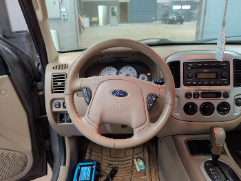 2005 ford escape xlt-4wd with 137067 miles for sale near elk-river, minnesota 106306_33_dash_from_driver.jpg