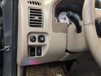 2005 ford escape xlt-4wd with 137067 miles for sale near elk-river, minnesota 106306_37_left_of_steering_wheel.jpg
