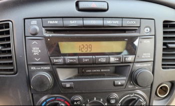 2004 mazda mpv lx with 94040 miles for sale near elk-river, minnesota 106309_39_radio_closeup.jpg
