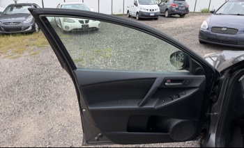 2012 mazda mazda3 i-touring-4-door with 105844 miles for sale near elk-river, minnesota 106316_23_driver_door_panel.jpg