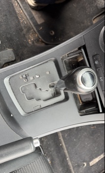 2012 mazda mazda3 i-touring-4-door with 105844 miles for sale near elk-river, minnesota 106316_41_shifter.jpg