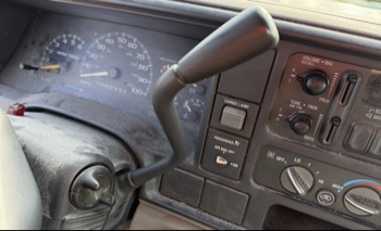 1998 chevrolet c-k-1500 reg.-cab-w-t-6.5-ft.-bed-4wd with 168025 miles for sale near elk-river, minnesota 106318_41_shifter.jpg