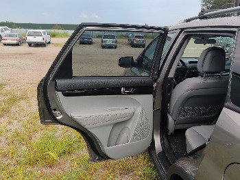 2011 kia sorento with 209211 miles for sale near elk-river, minnesota 106321_25_drv_rear_door_panel.jpg