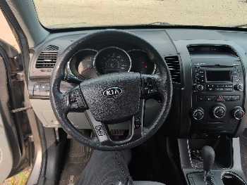 2011 kia sorento with 209211 miles for sale near elk-river, minnesota 106321_33_dash_from_driver.jpg