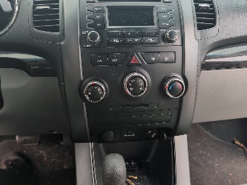 2011 kia sorento with 209211 miles for sale near elk-river, minnesota 106321_40_climate_control.jpg