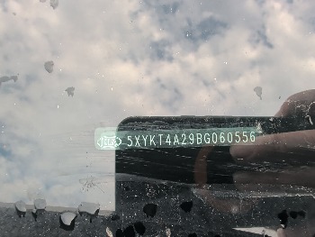 2011 kia sorento with 209211 miles for sale near elk-river, minnesota 106321_48_windshield_vin_plate.jpg