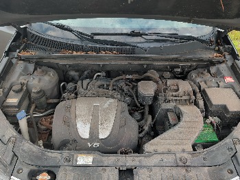 2011 kia sorento with 209211 miles for sale near elk-river, minnesota 106321_49_engine_bay.jpg