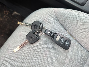 2011 kia sorento with 209211 miles for sale near elk-river, minnesota 106321_51_keys.jpg