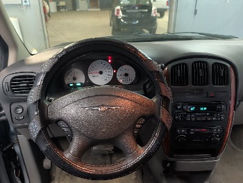 2005 chrysler town-&amp;-country lx with 164706 miles for sale near elk-river, minnesota 106323_33_dash_from_driver.jpg