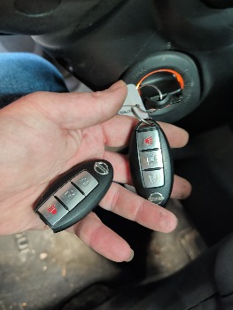 2013 nissan rogue s-2wd with 204423 miles for sale near elk-river, minnesota 106324_51_keys.jpg