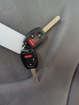 2012 honda fit 5-speed-at with 233788 miles for sale near elk-river, minnesota 106326_51_keys.jpg