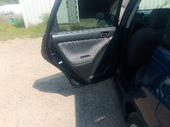 2004 toyota matrix 4wd with 192868 miles for sale near elk-river, minnesota 106327_25_drv_rear_door_panel.jpg