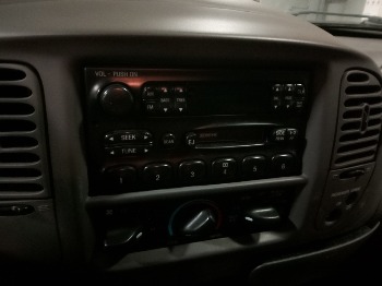 2003 ford f-150 xl-2wd with 106011 miles for sale near elk-river, minnesota 106328_39_radio_closeup.jpg