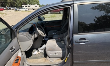 2006 toyota sienna xle with 230312 miles for sale near elk-river, minnesota 106332_22_driver_seat.jpg