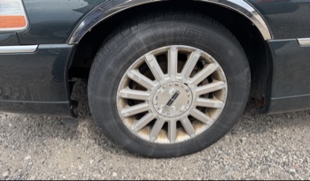 2003 lincoln town-car signature with 110292 miles for sale near elk-river, minnesota 106334_12_drv_front_wheel.jpg
