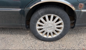 2003 lincoln town-car signature with 110292 miles for sale near elk-river, minnesota 106334_13_rear_drv_wheel.jpg