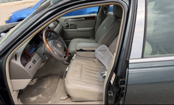 2003 lincoln town-car signature with 110292 miles for sale near elk-river, minnesota 106334_22_driver_seat.jpg