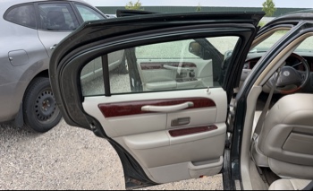 2003 lincoln town-car signature with 110292 miles for sale near elk-river, minnesota 106334_25_drv_rear_door_panel.jpg