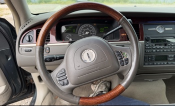 2003 lincoln town-car signature with 110292 miles for sale near elk-river, minnesota 106334_36_steering_wheel.jpg