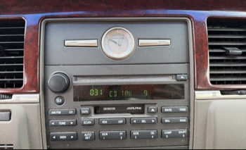 2003 lincoln town-car signature with 110292 miles for sale near elk-river, minnesota 106334_39_radio_closeup.jpg