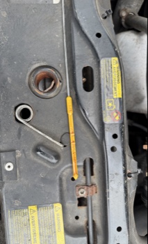 2002 saab 9-3 se-5-door with 195857 miles for sale near elk-river, minnesota 106339_50_oil_dipstick.jpg