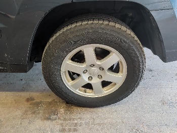 2008 jeep grand-cherokee laredo-4wd with 85427 miles for sale near elk-river, minnesota 106340_13_rear_drv_wheel.jpg