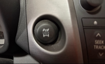 2007 toyota rav4 sport-i4-4wd with 155480 miles for sale near elk-river, minnesota 106343_38_4x4_switch.jpg