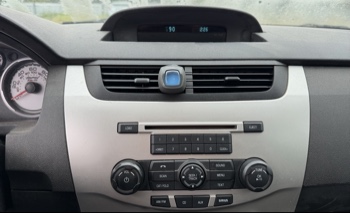 2010 ford focus se-sedan with 110880 miles for sale near elk-river, minnesota 106344_39_radio_closeup.jpg