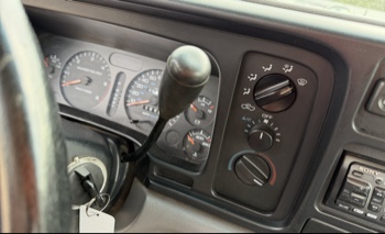 1996 dodge ram-2500 ld-reg.-cab-8-ft.-bed-4wd with 117423 miles for sale near elk-river, minnesota 106345_41_shifter.jpg