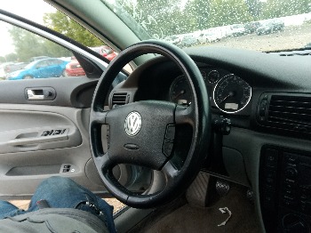 2004 volkswagen passat gls with 189333 miles for sale near elk-river, minnesota 106349_36_steering_wheel.jpg