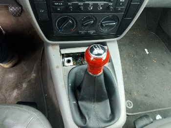 2004 volkswagen passat gls with 189333 miles for sale near elk-river, minnesota 106349_41_shifter.jpg