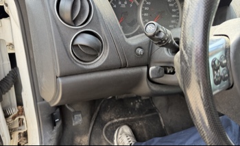 2008 pontiac grand-prix sedan with 118916 miles for sale near elk-river, minnesota 106356_37_left_of_steering_wheel.jpg