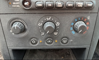 2008 pontiac grand-prix sedan with 118916 miles for sale near elk-river, minnesota 106356_40_climate_control.jpg