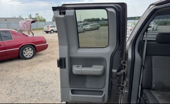 2004 ford f-150 xlt-supercab-5.5-ft-box-2wd with 192068 miles for sale near elk-river, minnesota 106357_28_pass_rear_seat.jpg