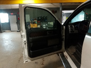2013 ford f-150 fx4-supercrew-5.5-ft.-bed-4wd with 219754 miles for sale near elk-river, minnesota 106359_23_driver_door_panel.jpg