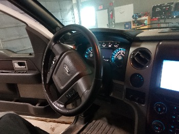 2013 ford f-150 fx4-supercrew-5.5-ft.-bed-4wd with 219754 miles for sale near elk-river, minnesota 106359_36_steering_wheel.jpg