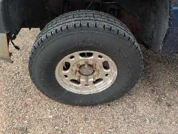 2002 chevrolet silverado-2500hd lt-ext.-cab-short-bed-4wd with 183890 miles for sale near elk-river, minnesota 106360_12_drv_front_wheel.jpg
