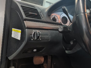 2008 mercedes-benz e-class e350-luxury with 81172 miles for sale near elk-river, minnesota 106365_37_left_of_steering_wheel.jpg