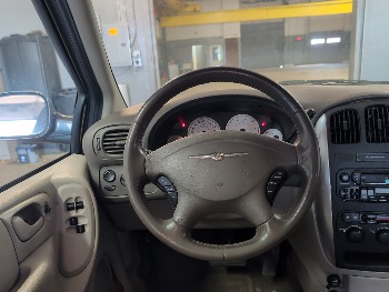 2006 chrysler town-and-country with 141109 miles for sale near elk-river, minnesota 106367_33_dash_from_driver.jpg