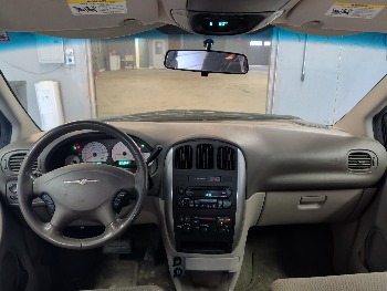 2006 chrysler town-and-country with 141109 miles for sale near elk-river, minnesota 106367_34_whole_dash.jpg