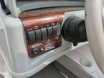 2000 four-winns 180-horizon for sale near elk-river, minnesota 106369_37_left_of_steering_wheel.jpg