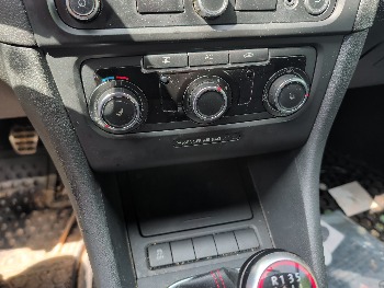 2012 volkswagen gti 4-door with 178454 miles for sale near elk-river, minnesota 106370_40_climate_control.jpg