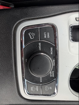2013 jeep grand-cherokee laredo-4wd with 134157 miles for sale near elk-river, minnesota 106371_38_4x4_switch.jpg