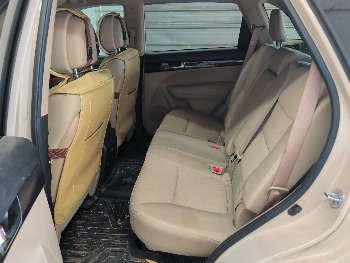 2011 kia sorento lx-4wd with 201883 miles for sale near elk-river, minnesota 106372_24_drv_rear_seat.jpg