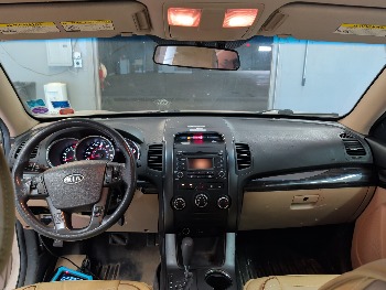 2011 kia sorento lx-4wd with 201883 miles for sale near elk-river, minnesota 106372_34_whole_dash.jpg