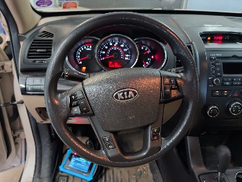 2011 kia sorento lx-4wd with 201883 miles for sale near elk-river, minnesota 106372_36_steering_wheel.jpg