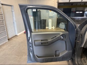 2005 nissan xterra or-2wd with 233878 miles for sale near elk-river, minnesota 106387_23_driver_door_panel.jpg