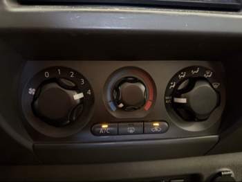 2005 nissan xterra or-2wd with 233878 miles for sale near elk-river, minnesota 106387_40_climate_control.jpg
