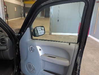2007 jeep liberty limited-4wd with 169092 miles for sale near elk-river, minnesota 106389_32_passenger_door_panel.jpg