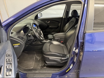 2010 hyundai tucson limited-2wd with 229317 miles for sale near elk-river, minnesota 106392_22_driver_seat.jpg